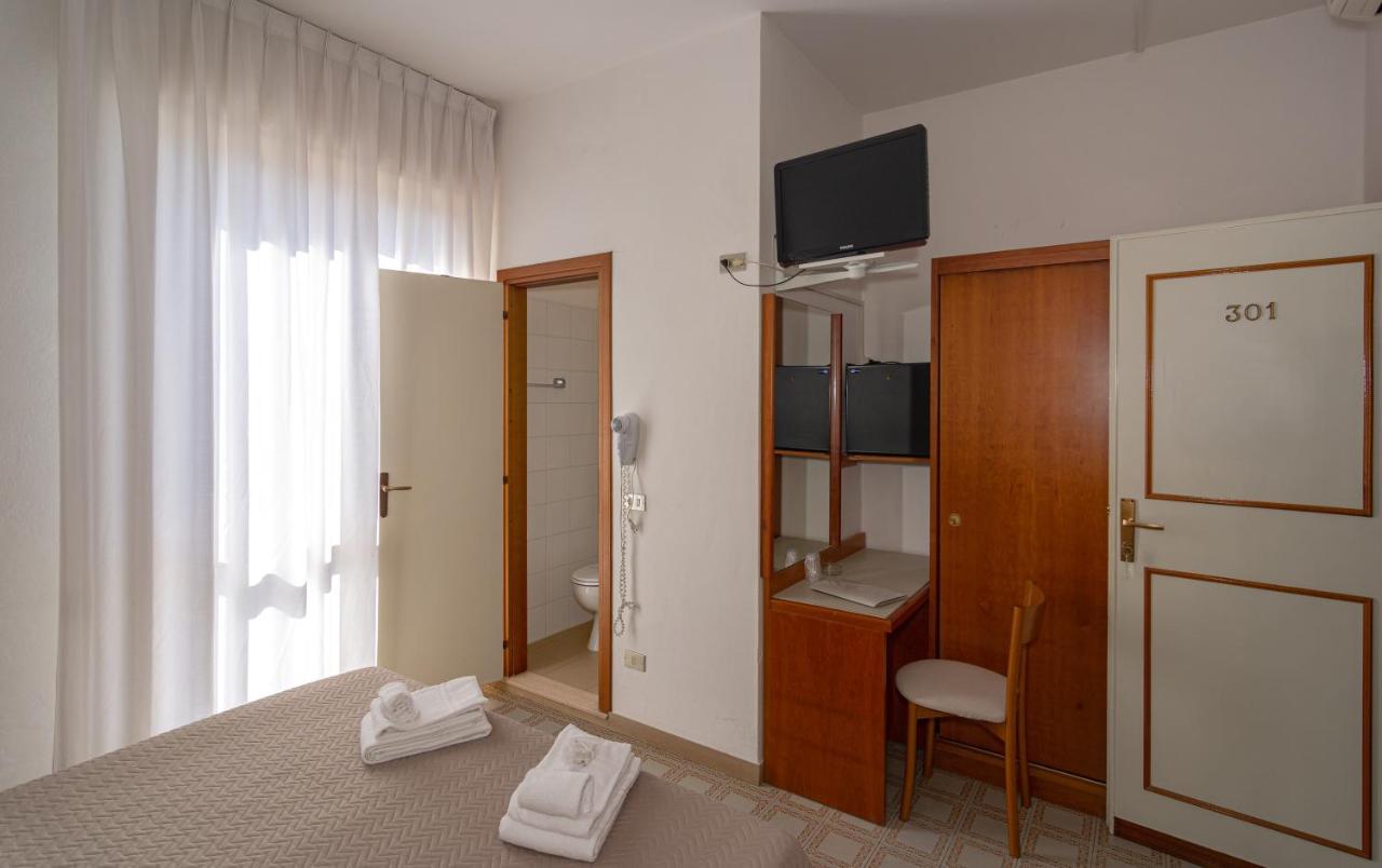 Hotel Brunella Lido di Camaiore Zewnętrze zdjęcie