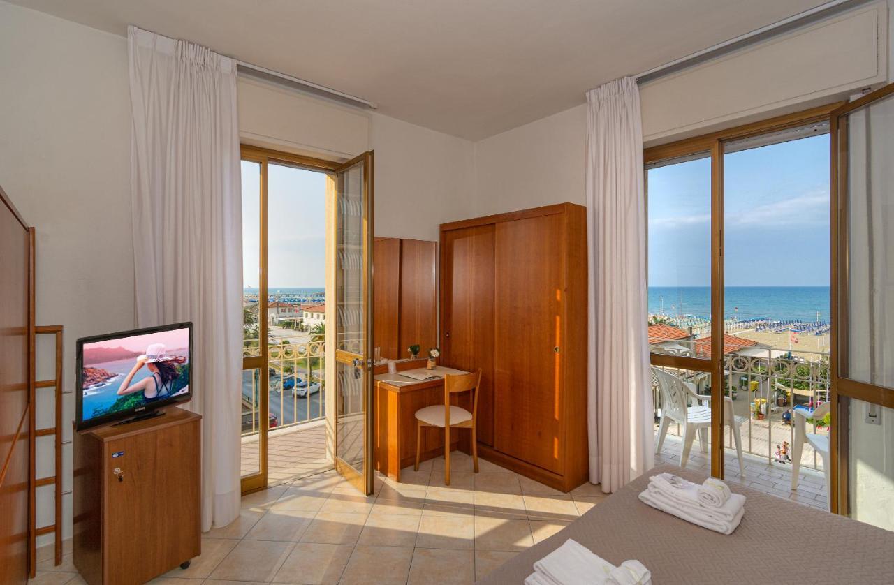 Hotel Brunella Lido di Camaiore Zewnętrze zdjęcie